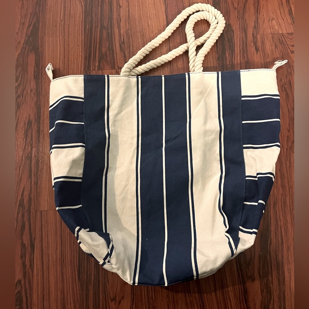 NWOT Blue and white nautical canvas tote bag